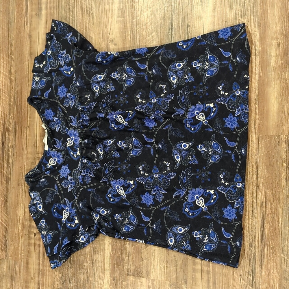 Woman's notations petite small top